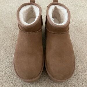 UGG ultra mini platform